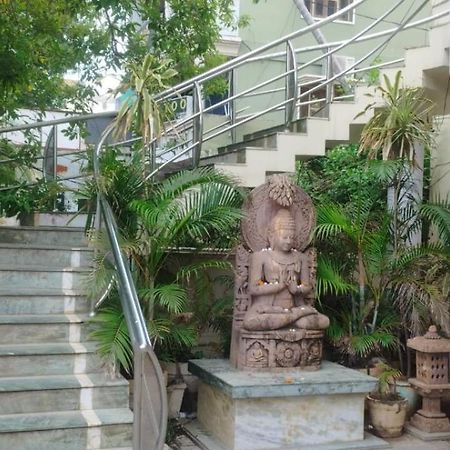Hotel City Palace Brahmapur Extérieur photo